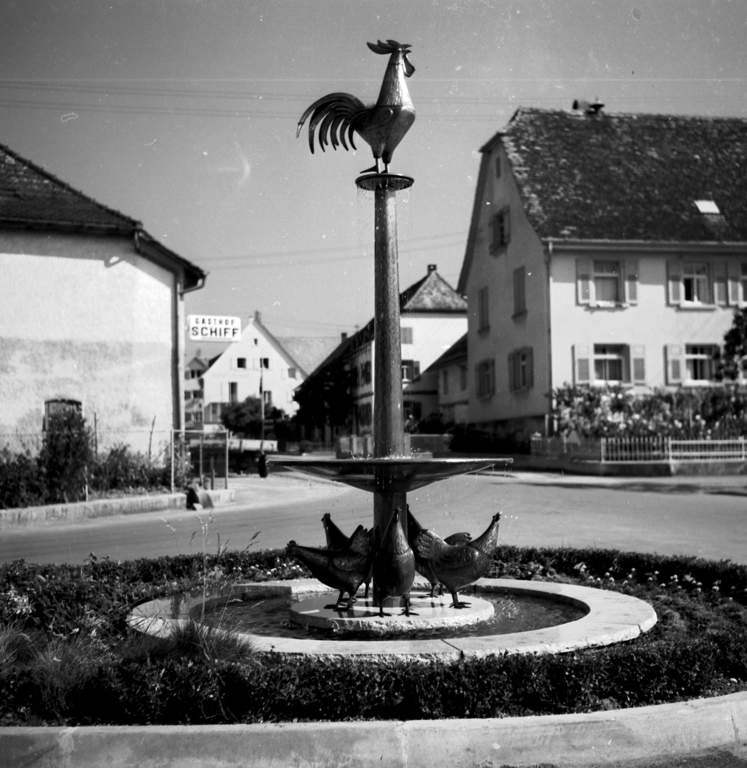 Der fertige Hennenbrunnen 1961
